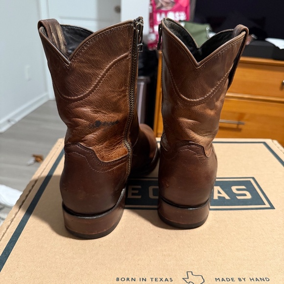 Tecovas The Dean - Cafe Goat - Picture 3 of 4